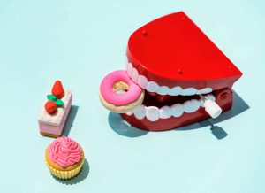 Easy Ways to Care For Your Smile When You Have Dentures